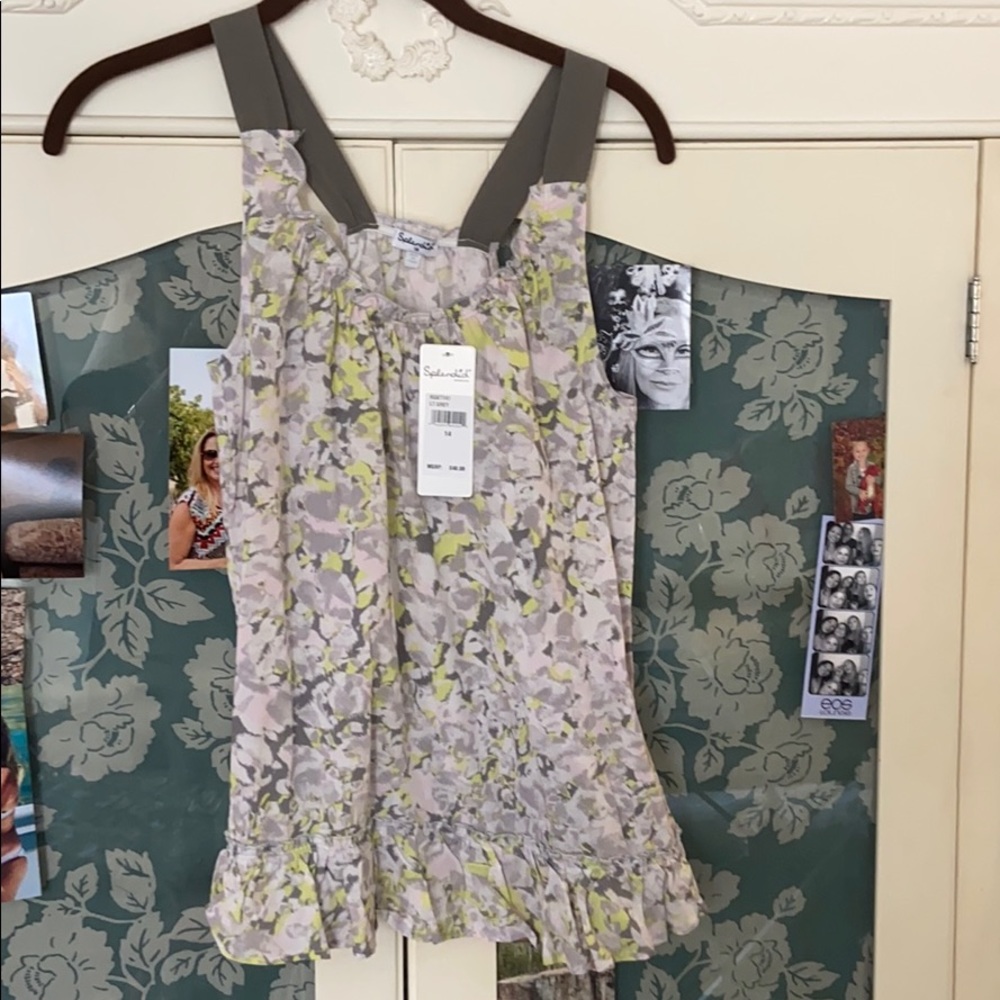 Splendid top NWT Size 14